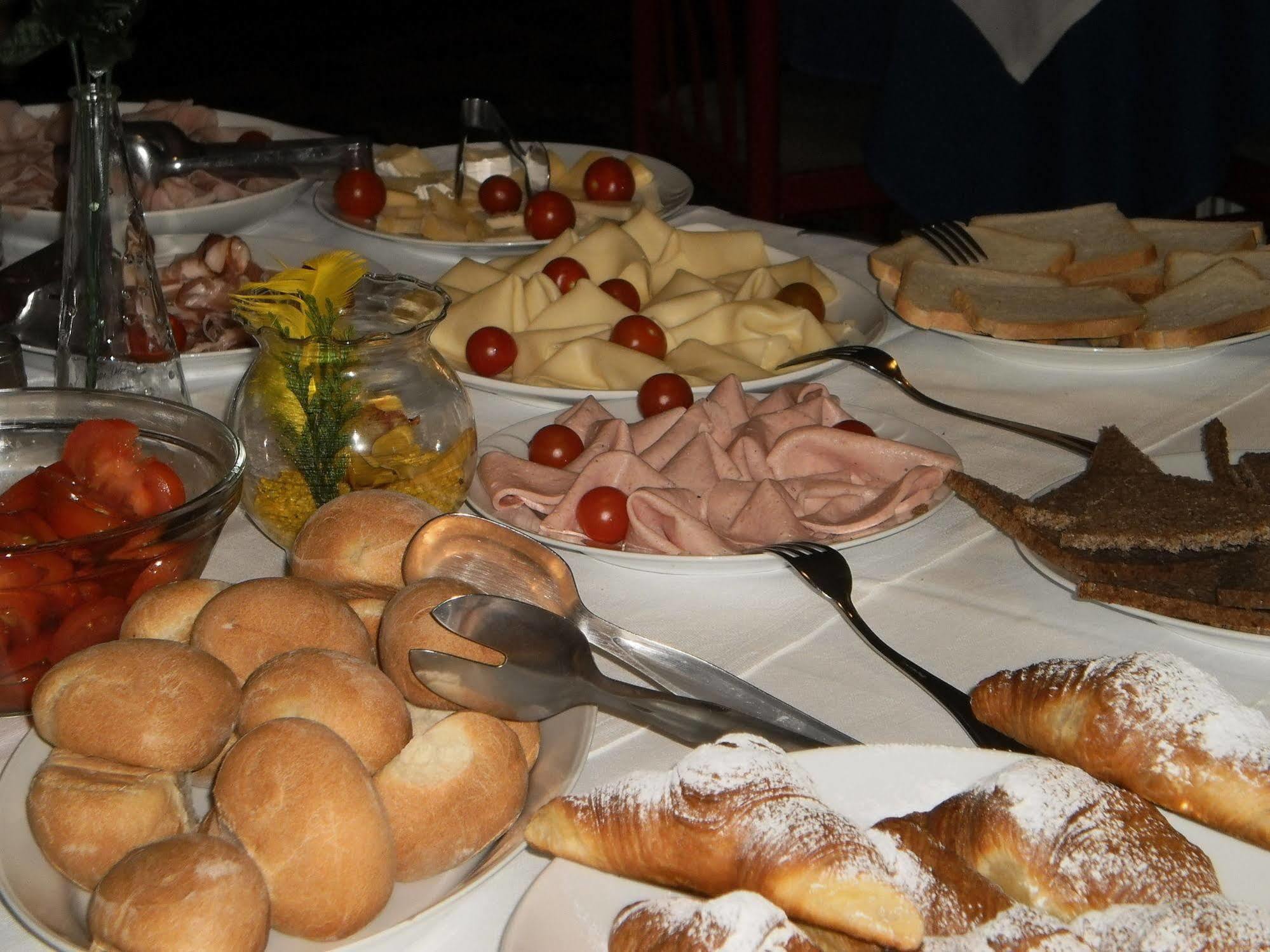 Hotel Plaza 3*